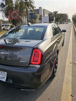کرایسلەر 300
